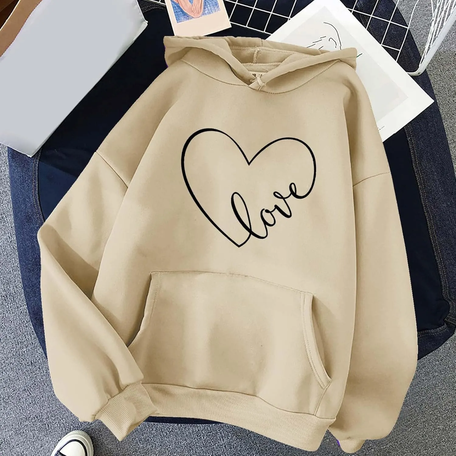 Women's Fashion Hoodies & Sweatshirts Long Sleeve Heart Graphic Tee Shirts Causal Drawstring Hoodies Vacation Outfits
